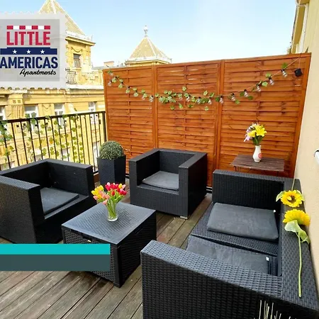 Little Americas New York Rooftop Terrace Apartment *