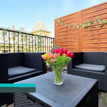 Little Americas New York Rooftop Terrace *